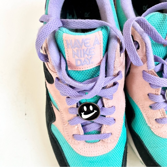 Nike Air Max 1 Have A Nike Day Sz 8 Mens Space Purple Black Smiley Face Sneakers - Picture 3 of 9
